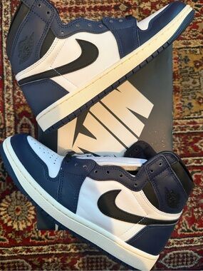 Jordan 1 Retro High OG Midnight Navy & Black
